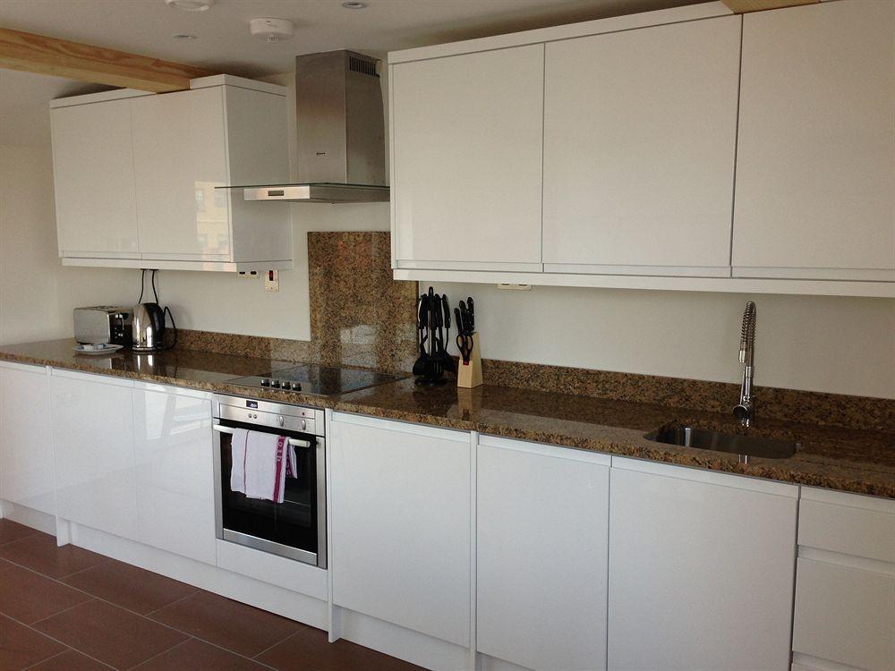 Max Serviced Apartments Commercial Road Londres Exterior foto